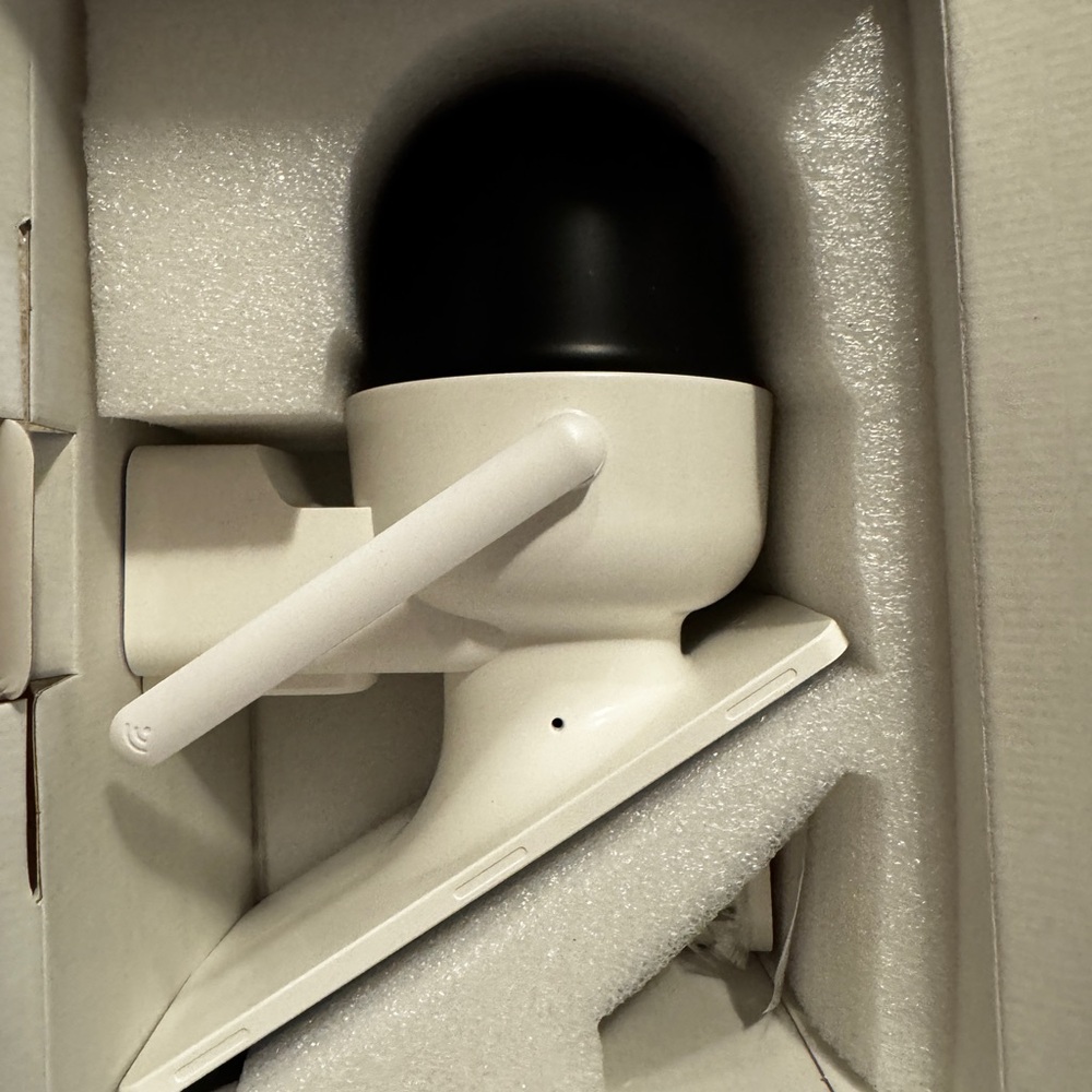 AOSU Solar-Powered Wireless Security Camera SolarCam D1 Classic - Picture 3 of 4